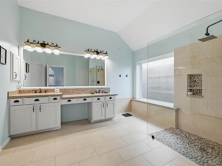 1010 Bringewood Chase Dr — Photo 29