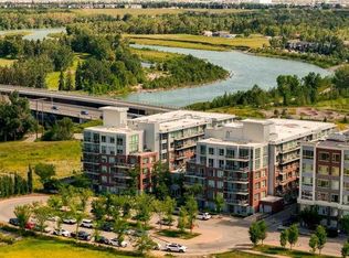 63 N Inglewood Park SE #402, Calgary, AB T2G 1B7