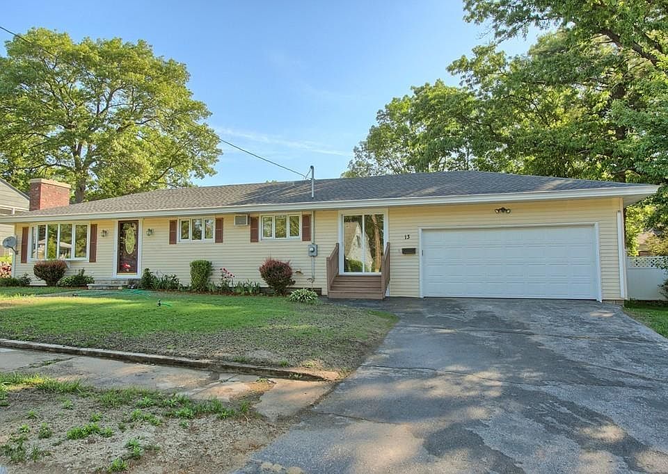 1st image of 13 Woodland Cir