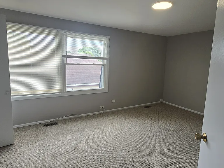 1688 Queensbury Cir — Photo 13
