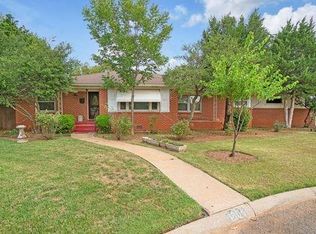 1804 N Hudson St, Altus, OK 73521