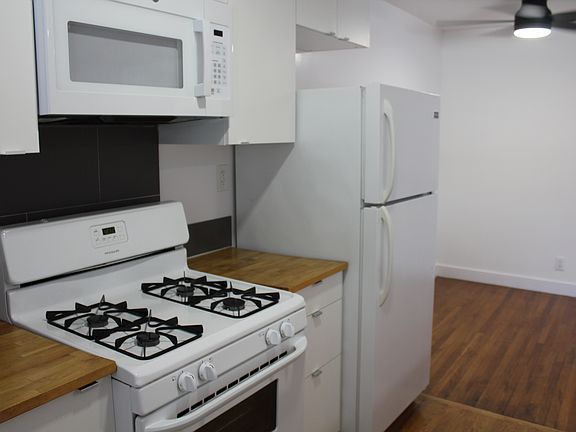 5th image of 3333 San Marino St APT 14