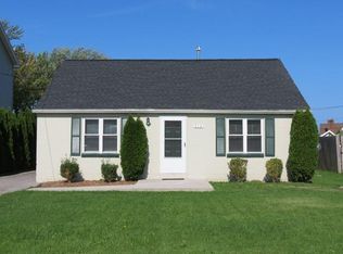 212 Lowden Point Rd, Rochester, NY 14612