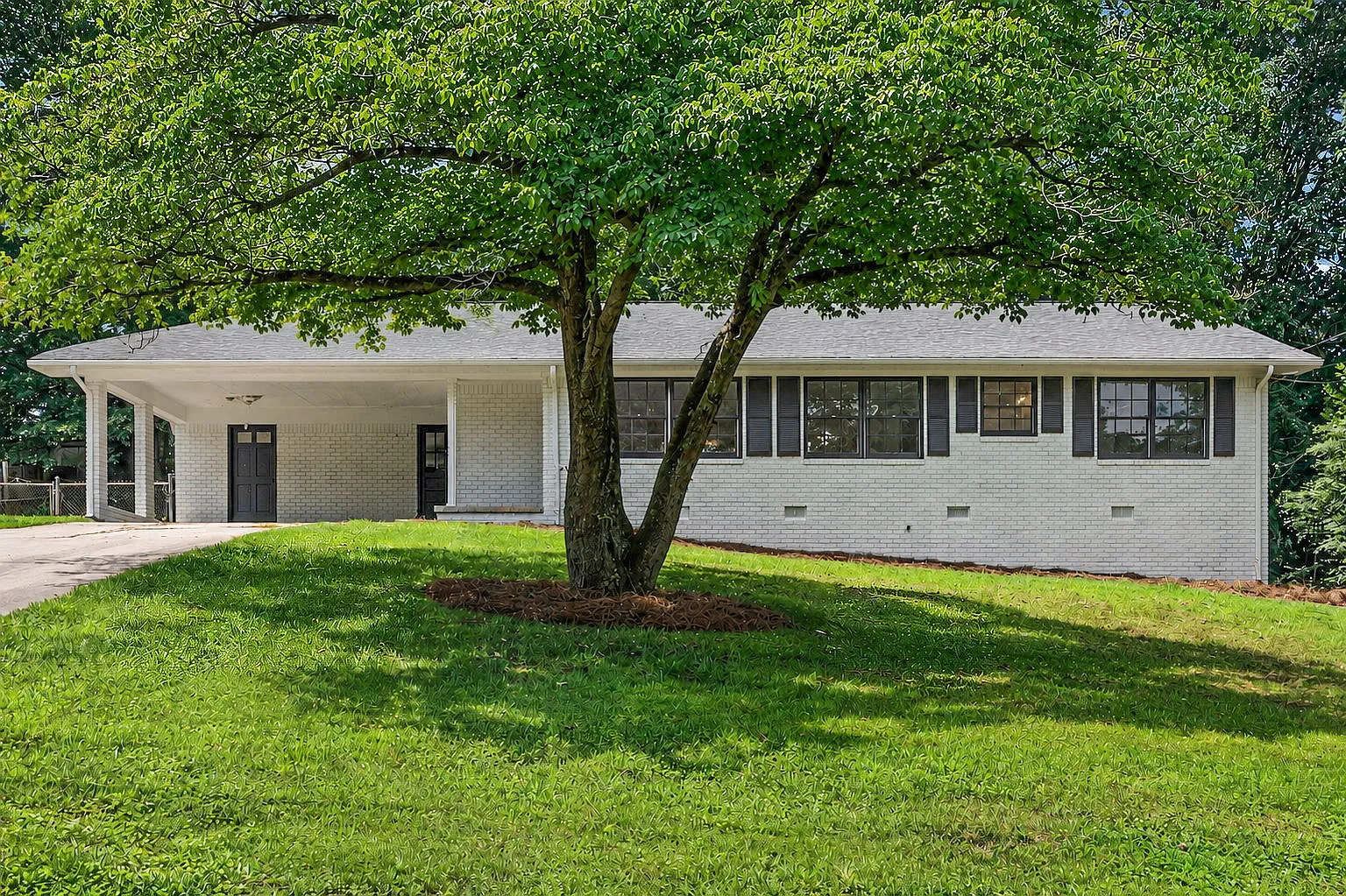 3 bed, 1407 sqft, $2,000 — Photo 1