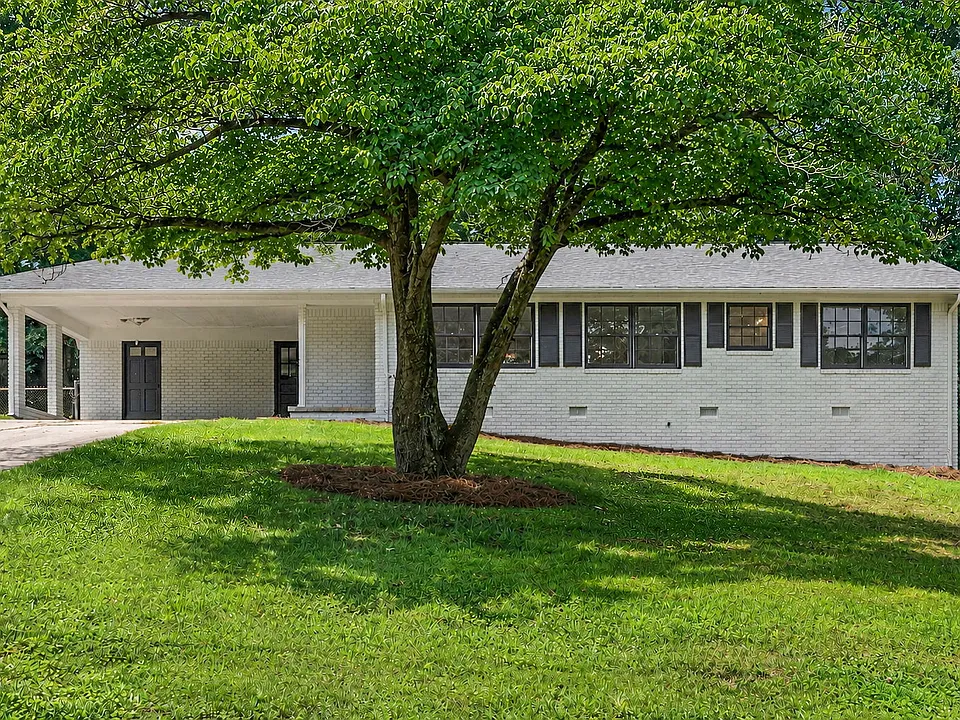 3138 Esther Dr