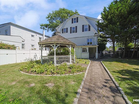 5th image of 1585 Bergen Blvd