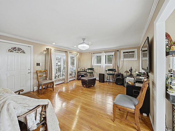 5th image of 120 Leroy Ave