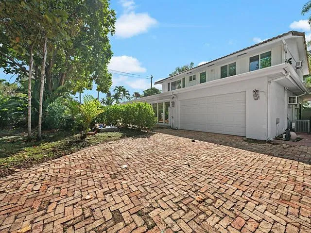 4620 NE 25th Ave — Photo 11