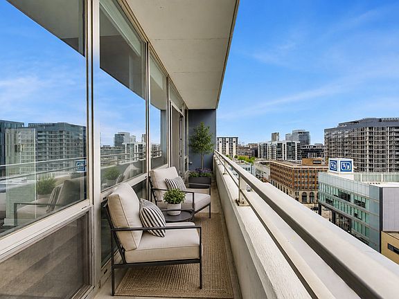 4th image of 737 W Washington Blvd APT 1109