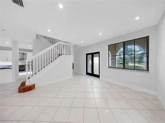 1538 Tamarind Ct — Photo 16