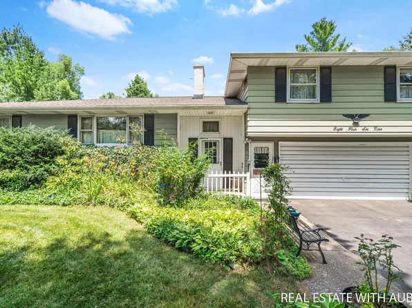 8469 Whispering Pine Ct, Zeeland, MI 49464