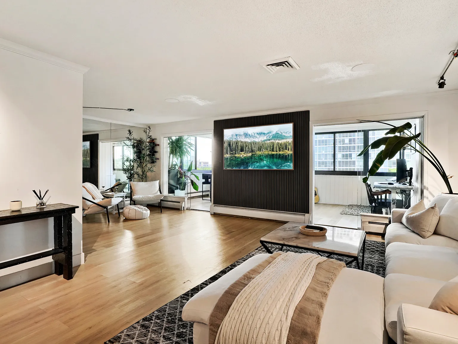 2 bed, 1392 sqft, $3,700 — Photo 2