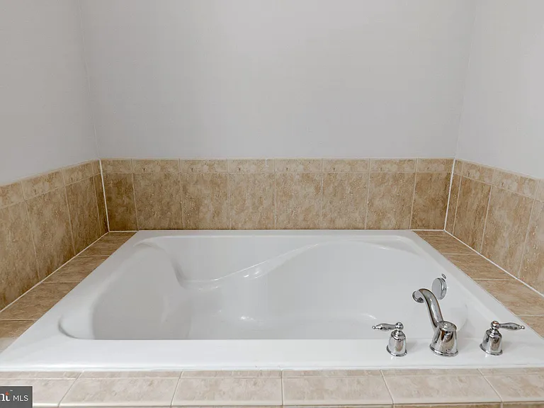 13960 Greendale Dr — Photo 19