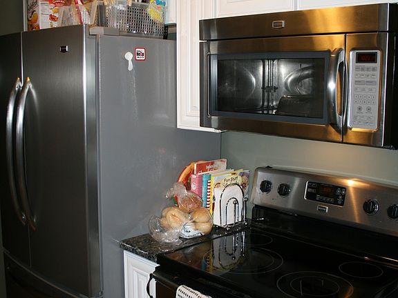 4th image of 9905 Arden St