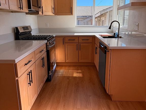 5th image of 1434 E Sandison St