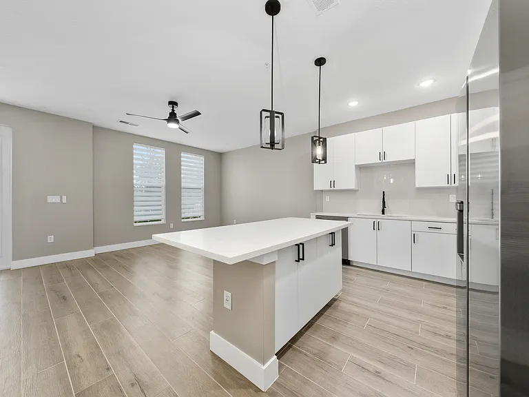 2105 Broome St — Photo 20