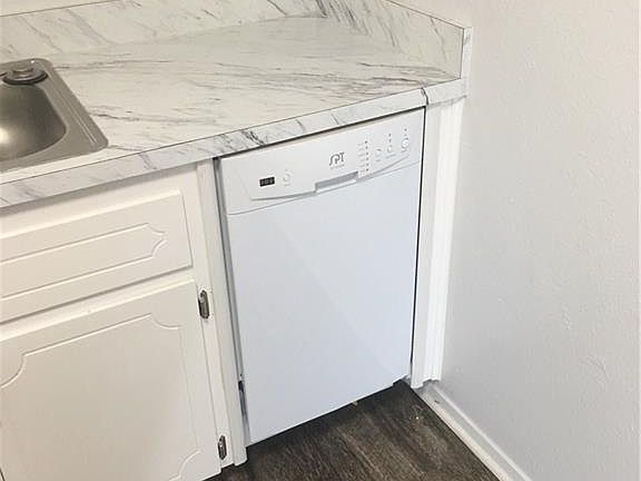 4th image of 410 Veterans Ave APT 8