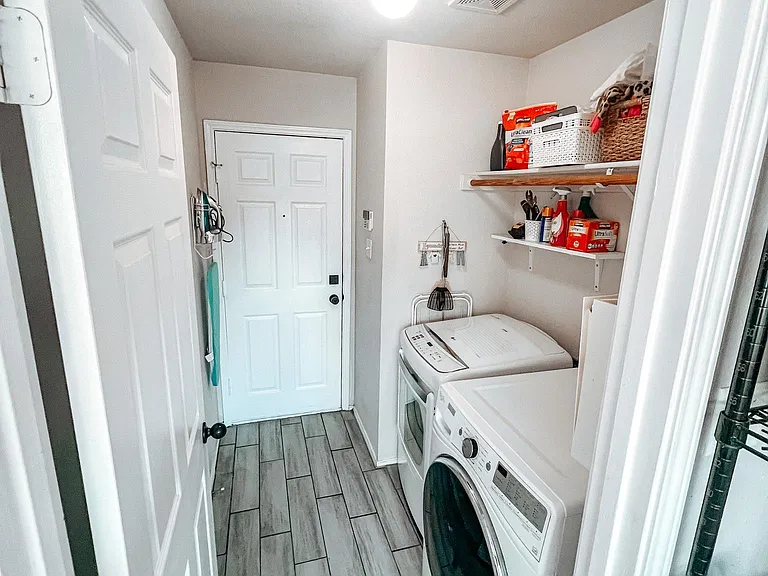 950 Naomi Ct — Photo 9