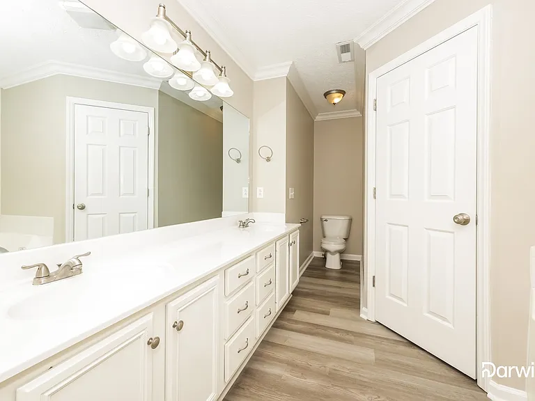 305 Castlemere Ct — Photo 8