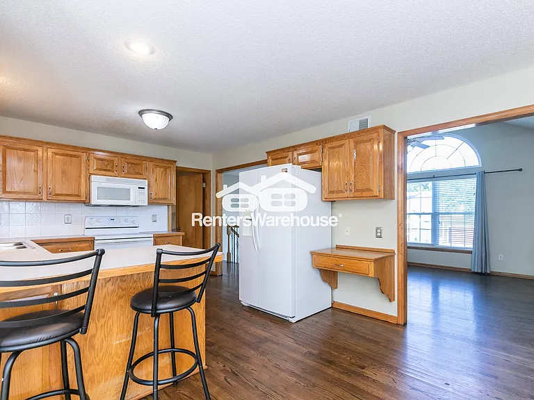 804 Stratford Dr — Photo 10