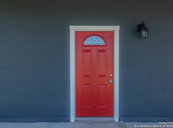 5th image of 1240 W Pyron Ave