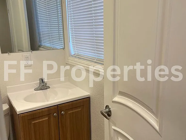 35151 Lucerne St #2 — Photo 8