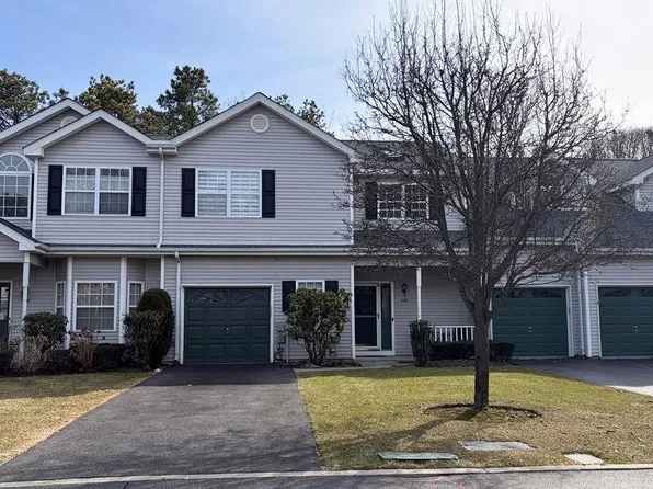 110 Willow Wood Drive, Oakdale, NY 11769