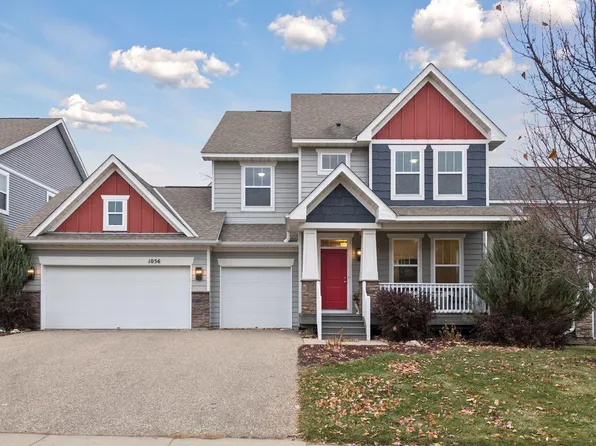 1056 Rosemary Cir, Chaska, MN 55318