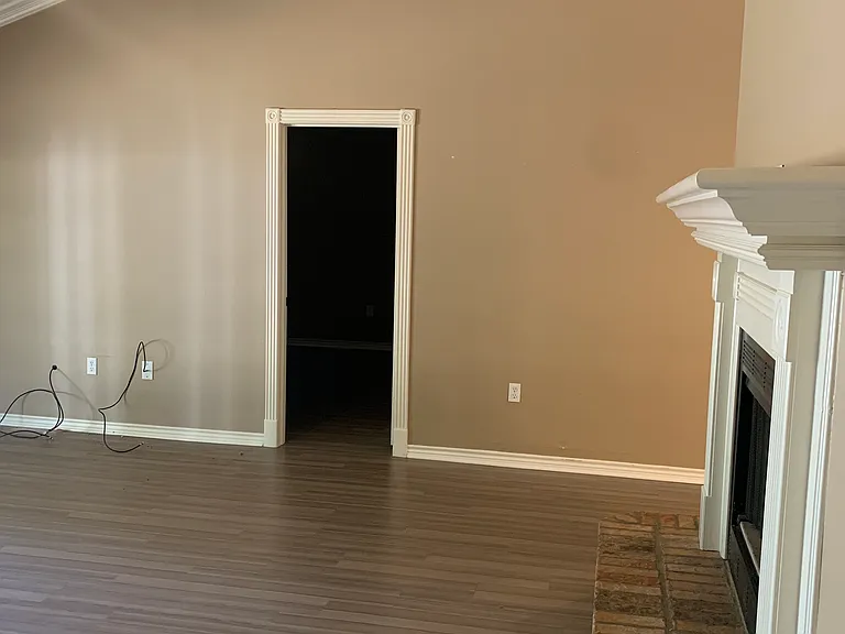 705 Shea St — Photo 6