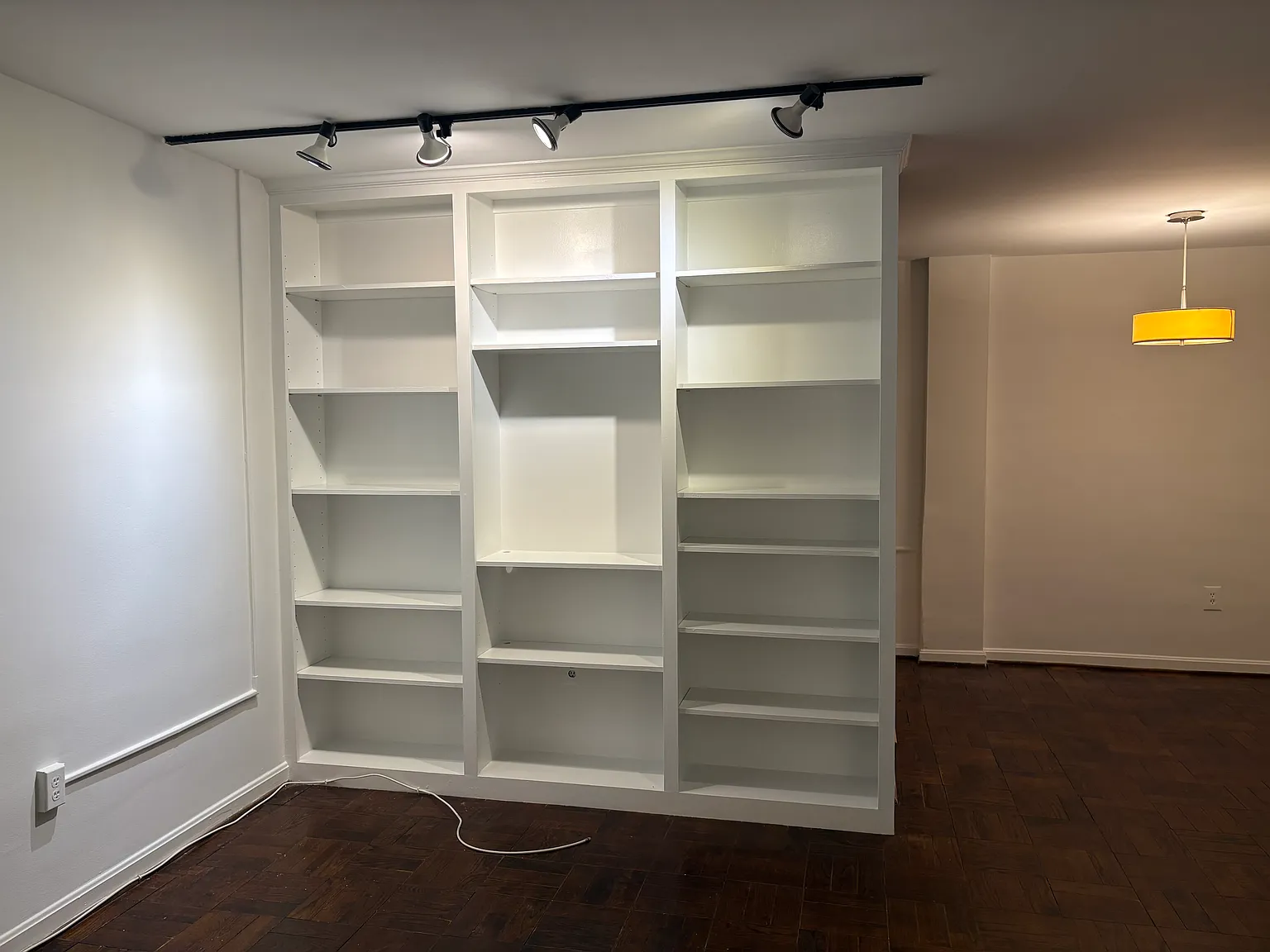 1 bed, 687 sqft, $2,100 — Photo 1