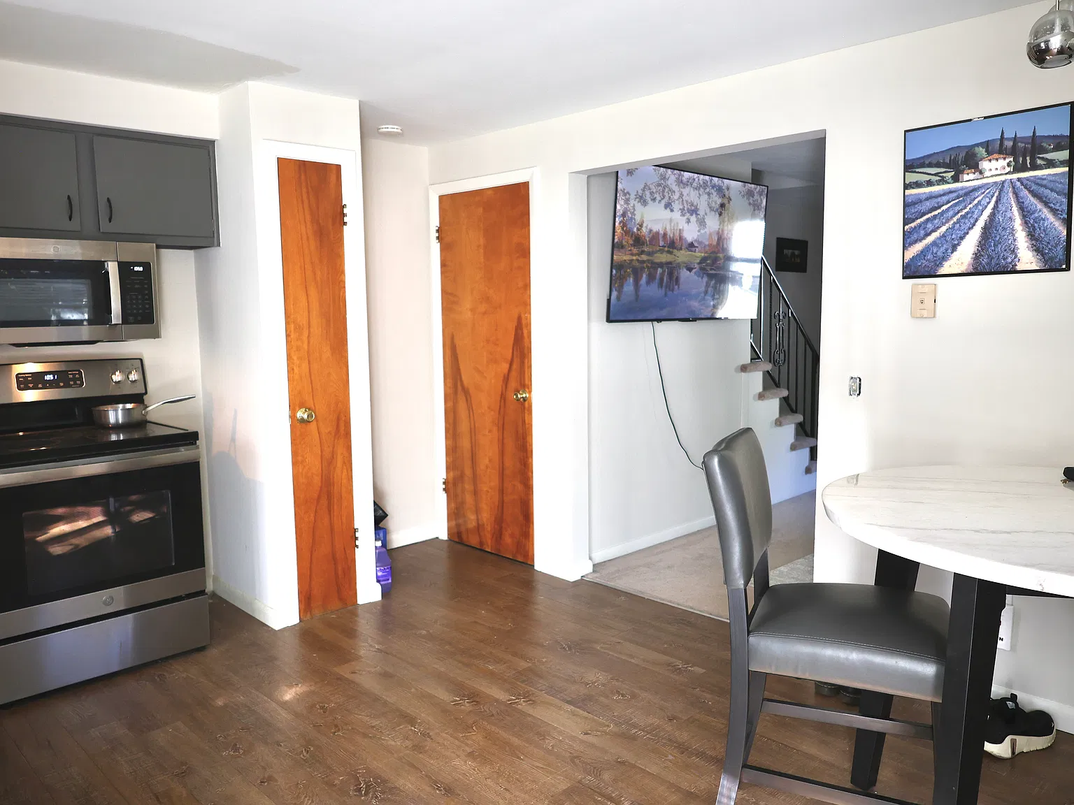 106 Afton St — Photo 2