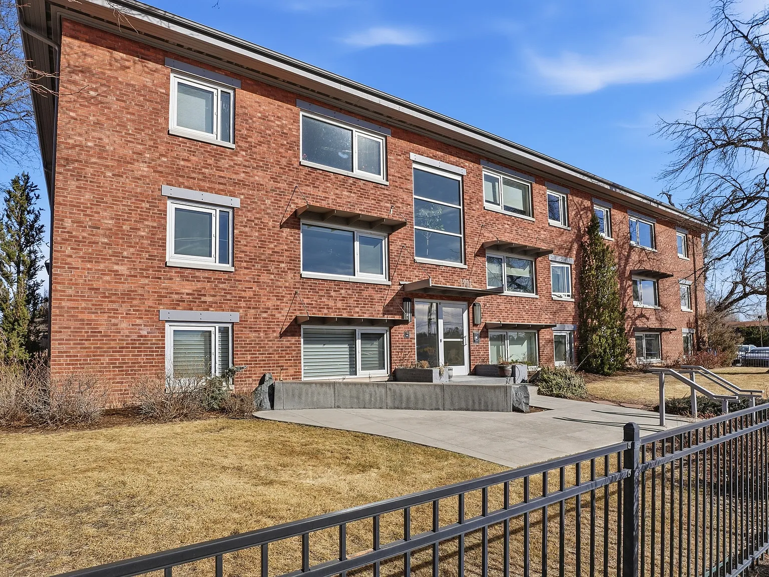 1 bed, 821 sqft, $2,000 — Photo 2