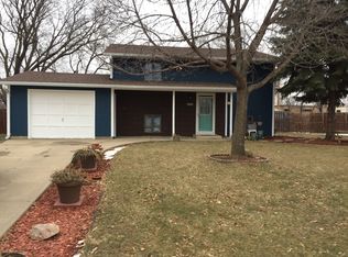 908 Dakota St, Yankton, SD 57078