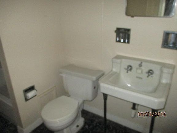 5th image of 715 3rd Ave N