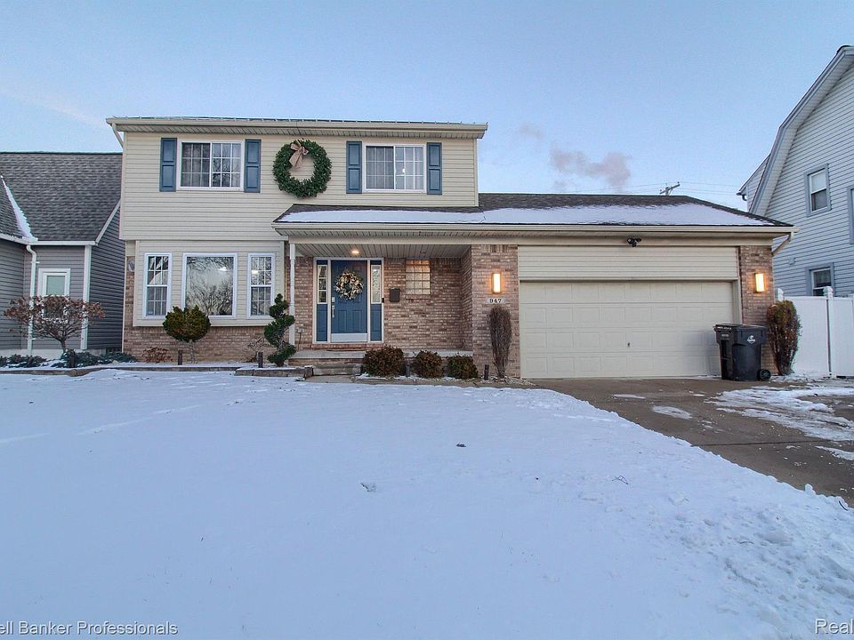 1st image of 947 1st St
