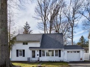 16 Hunterdon Rd, West Orange, NJ 07052