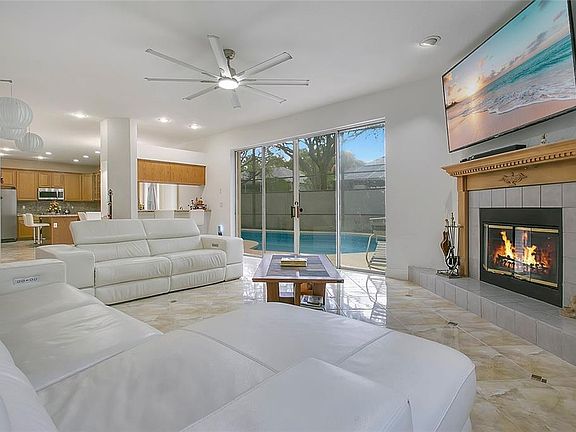 3rd image of 7866 Bardmoor Hill Cir