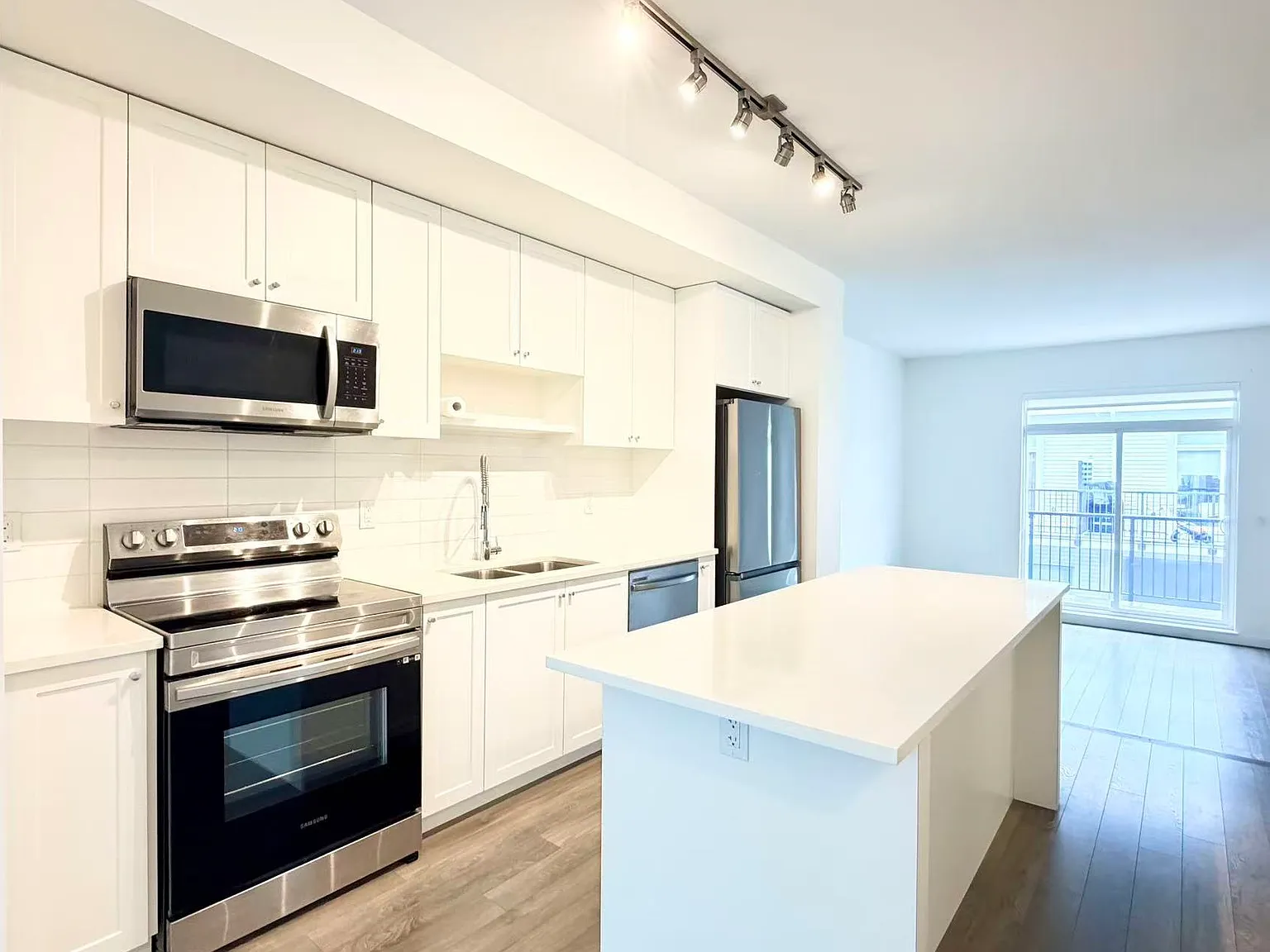 4 bed, 1700 sqft, $3,150 — Photo 2