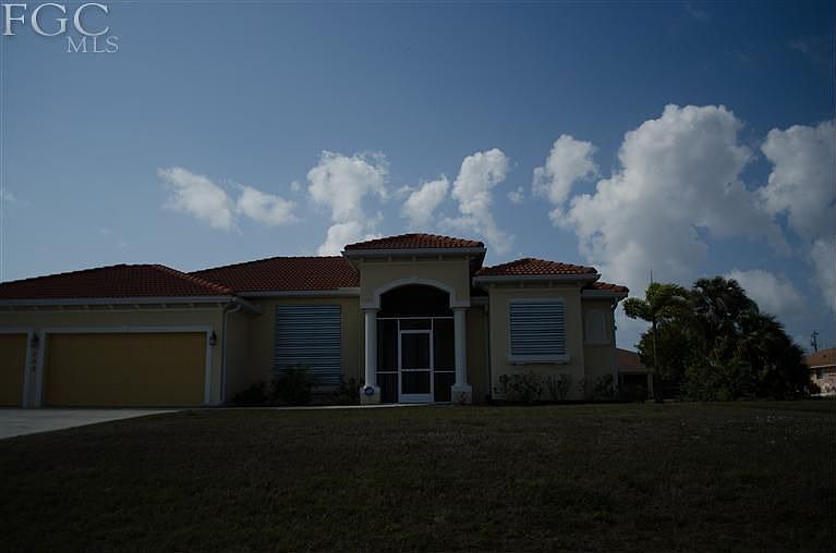 1st image of 702 NW 18th Ave