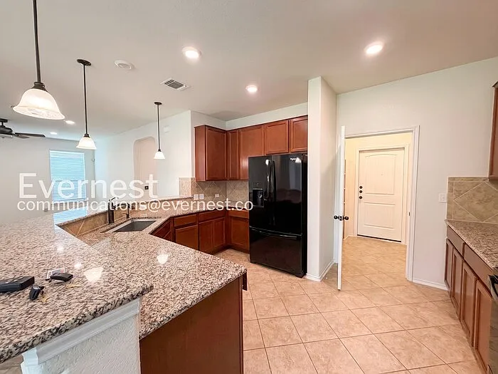 1705 Garamond Ln — Photo 4