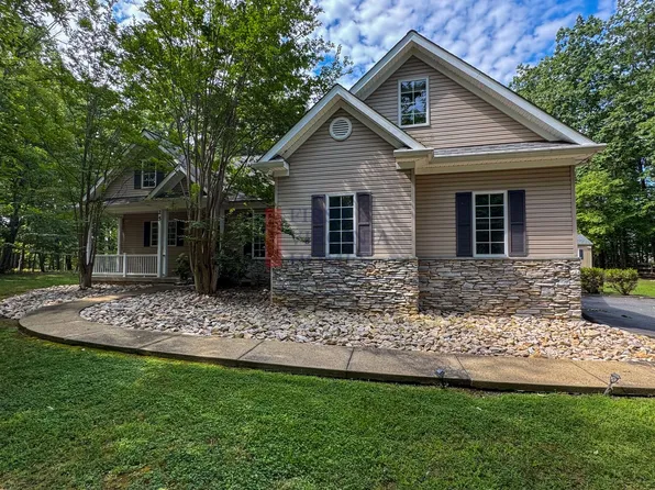 25 Fleetwood Dr, Palmyra, VA 22963