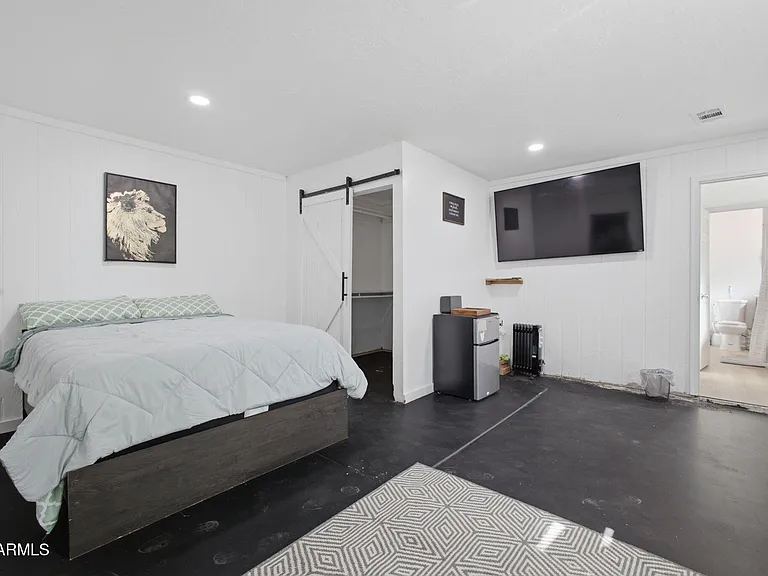 2329 E Concorda Dr — Photo 24