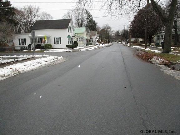2nd image of 43 1st St