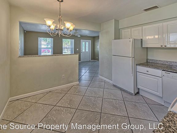 4th image of 1294 Highlands Dr