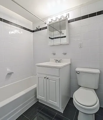 Rented by UES Management | media 23