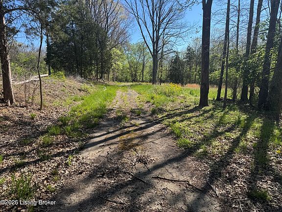 4th image of 305 Long Run Rd