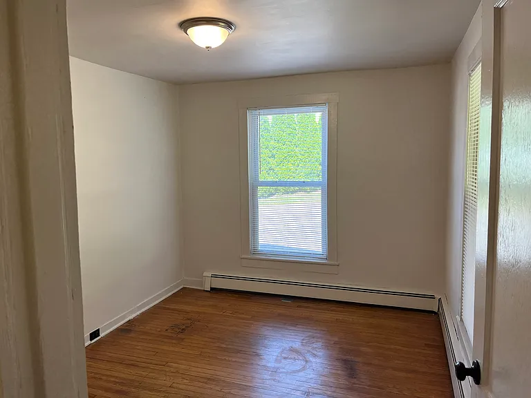 310 N Constitution Ave — Photo 8