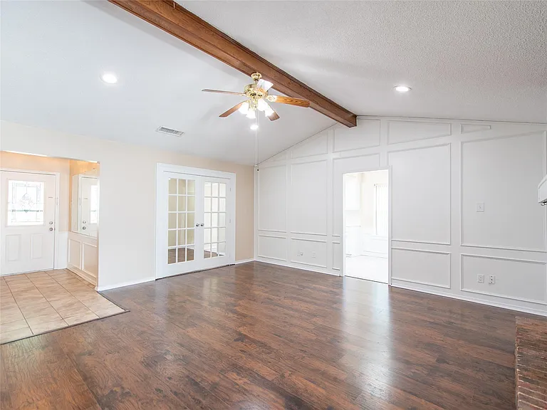 422 Woodhollow Dr — Photo 8