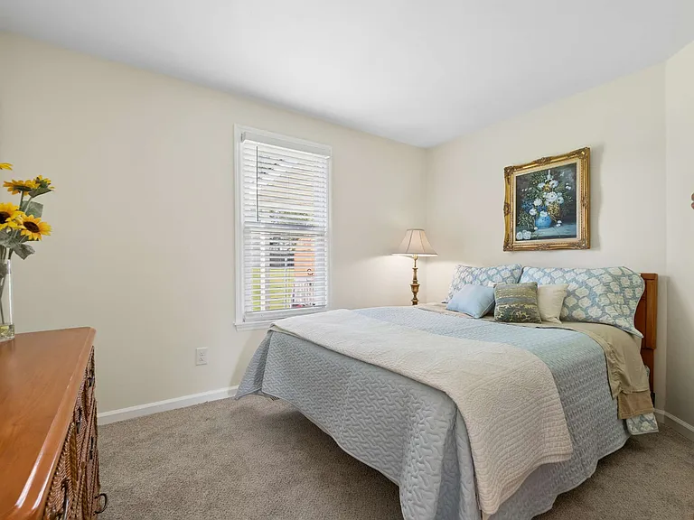 504 Riverview Dr — Photo 23