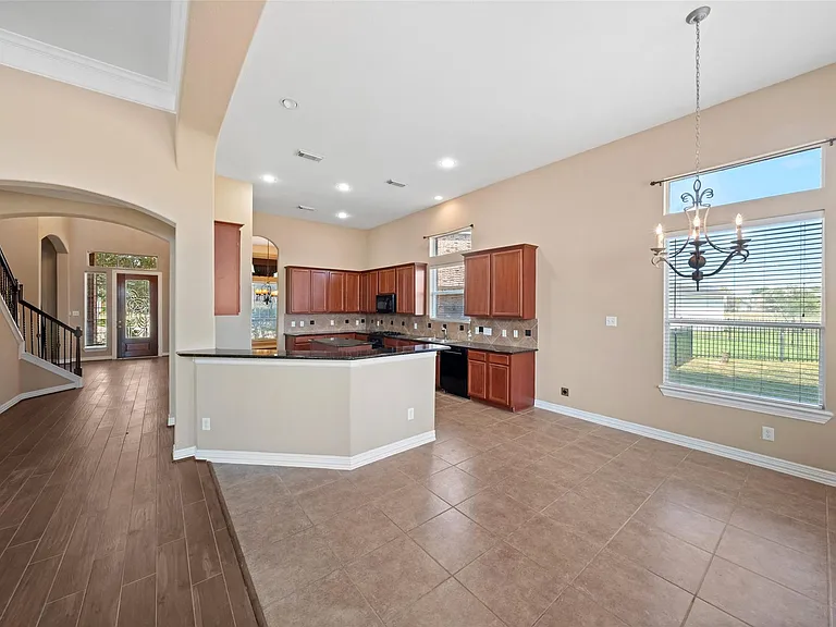 23010 Prairie Lake Ct — Photo 14